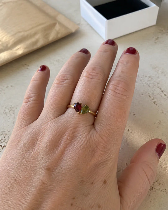 Customer wearing the Cordelia Ring