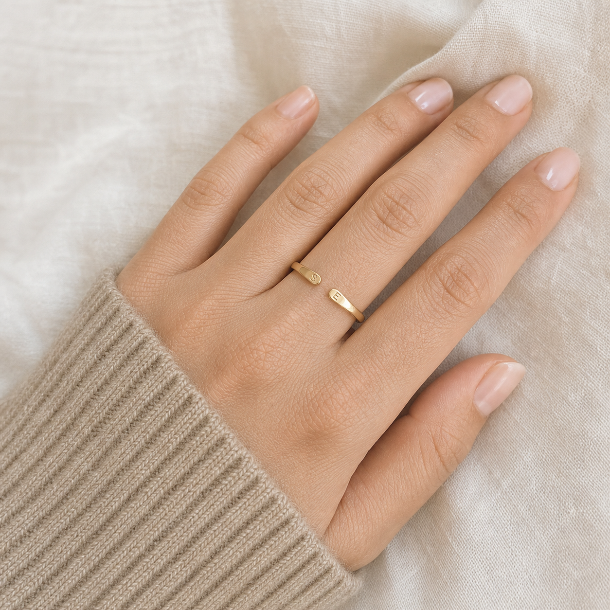 Anillo Alma ajustable con iniciales